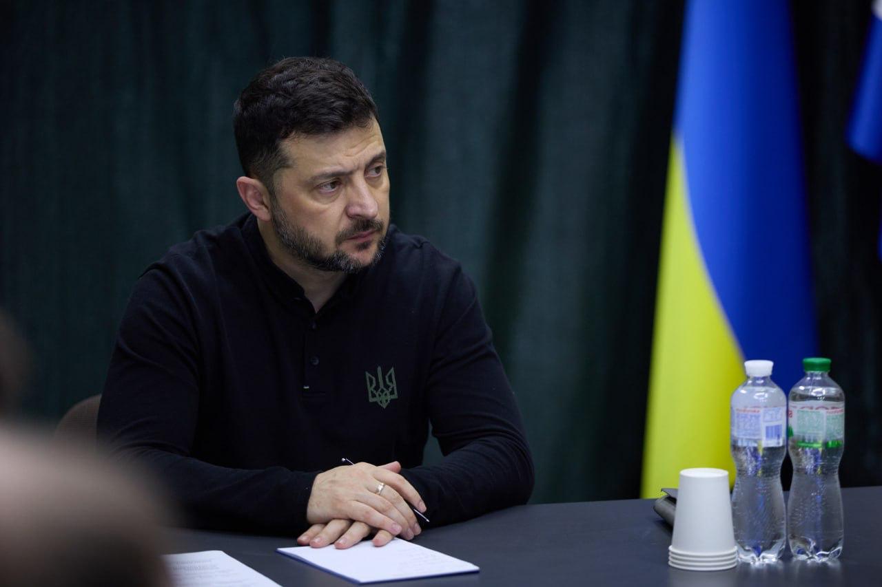 Володимир Зеленський під час наради у Херсоні